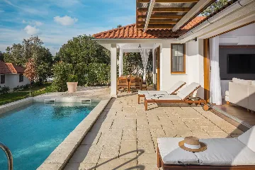 Seaside Family Villa with Heated Pool, Bale