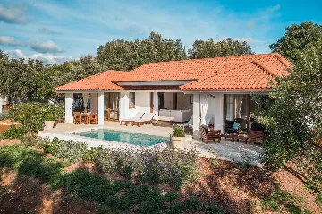 Seaside Family Villa with Heated Pool, Bale