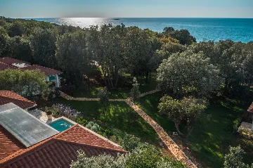 Seaside Family Villa with Heated Pool, Bale
