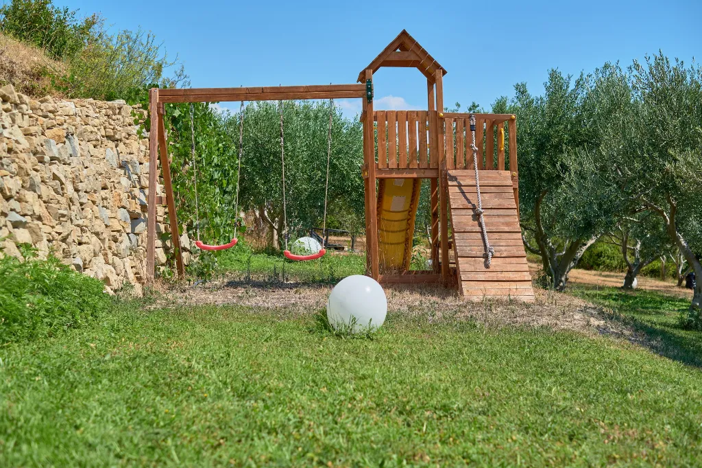 Private Villa Retreat with Pool in Kaštel Lukšić