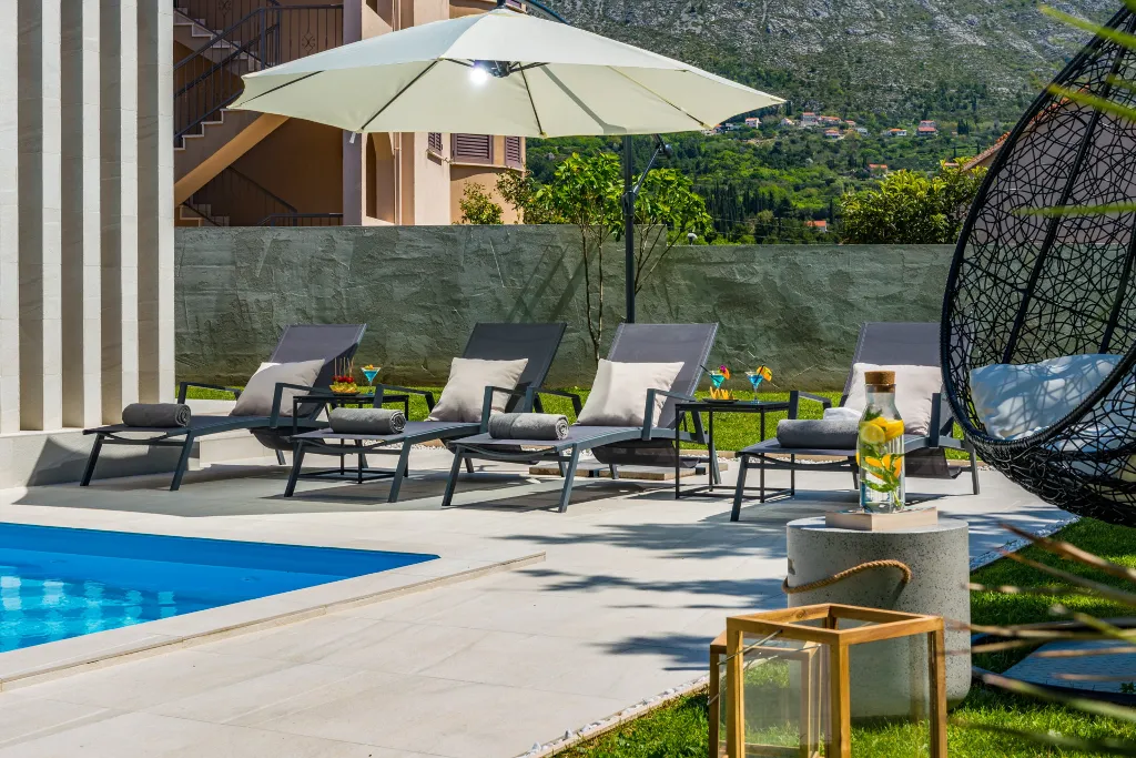 Modern Villa with Pool in Mlini