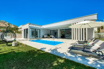 Modern Villa with Pool in Mlini