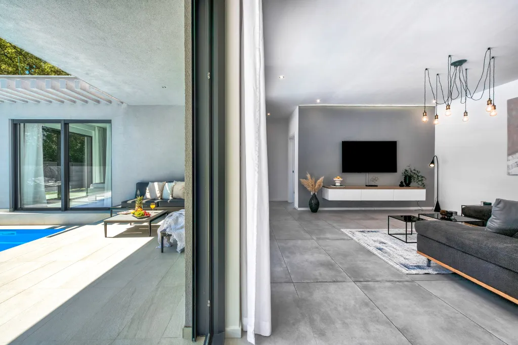 Modern Villa with Pool in Mlini