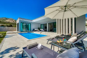 Modern Villa with Pool in Mlini