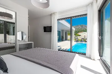 Modern Villa with Pool in Mlini