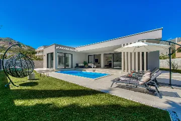 Modern Villa with Pool in Mlini