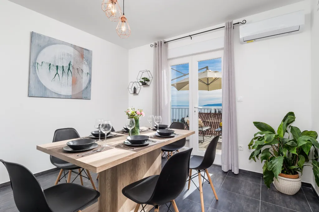 Spacious 6-Bedroom Villa with Pool in Opatija