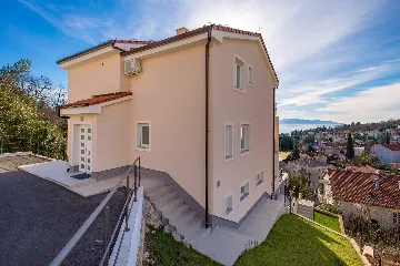 Spacious 6-Bedroom Villa with Pool in Opatija