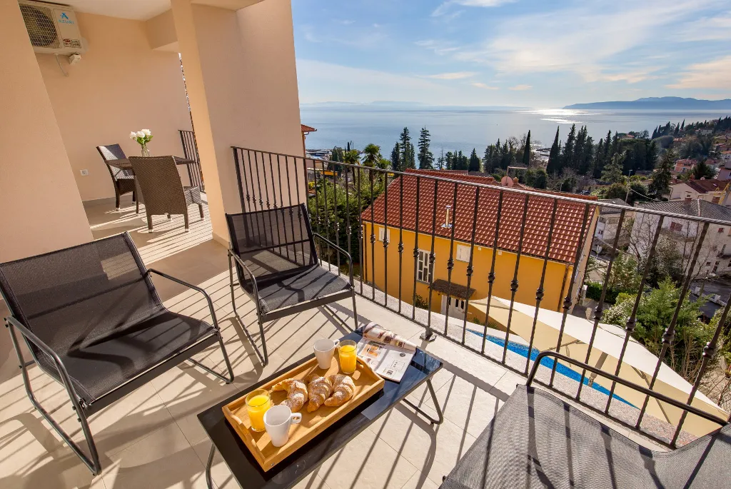Spacious 6-Bedroom Villa with Pool in Opatija
