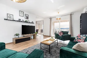 Spacious 6-Bedroom Villa with Pool in Opatija