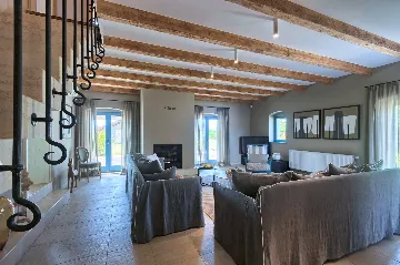 Modern Villa with Pool and Wellness, Čabrunići