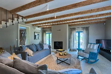 Modern Villa with Pool and Wellness, Čabrunići