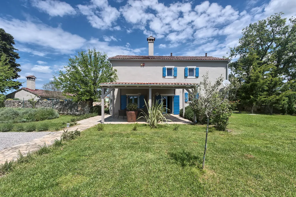 Modern Villa with Pool and Wellness, Čabrunići