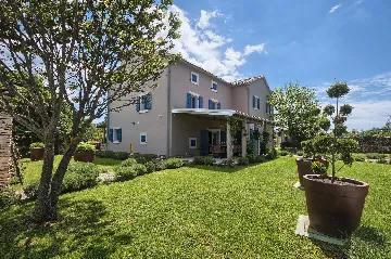 Modern Villa with Pool and Wellness, Čabrunići