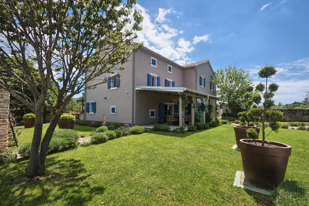 Modern Villa with Pool and Wellness, Čabrunići