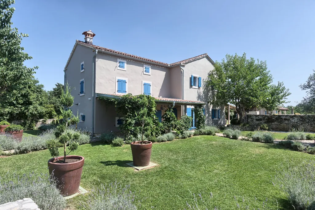Modern Villa with Pool and Wellness, Čabrunići