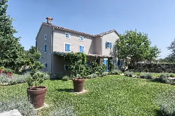 Modern Villa with Pool and Wellness, Čabrunići