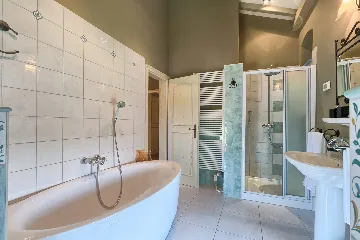 Modern Villa with Pool and Wellness, Čabrunići