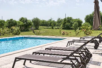 Modern Villa with Pool and Wellness, Čabrunići