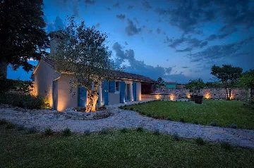 Modern Villa with Pool and Wellness, Čabrunići