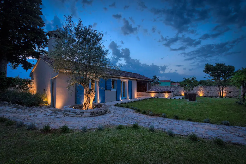 Modern Villa with Pool and Wellness, Čabrunići