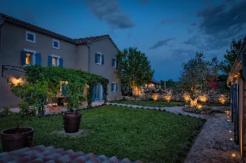 Modern Villa with Pool and Wellness, Čabrunići