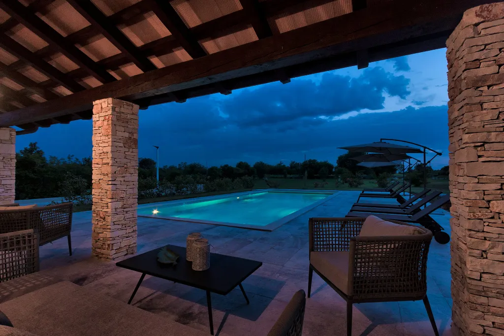 Modern Villa with Pool and Wellness, Čabrunići