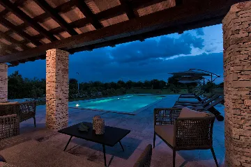 Modern Villa with Pool and Wellness, Čabrunići