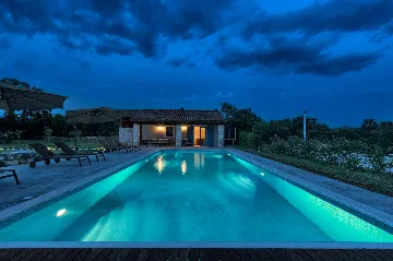 Modern Villa with Pool and Wellness, Čabrunići