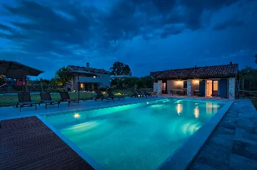 Modern Villa with Pool and Wellness, Čabrunići