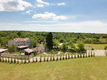 Modern Villa with Pool and Wellness, Čabrunići