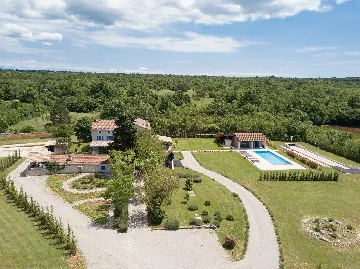 Modern Villa with Pool and Wellness, Čabrunići