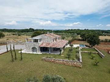 Spacious Countryside Villa with Pool in Umag