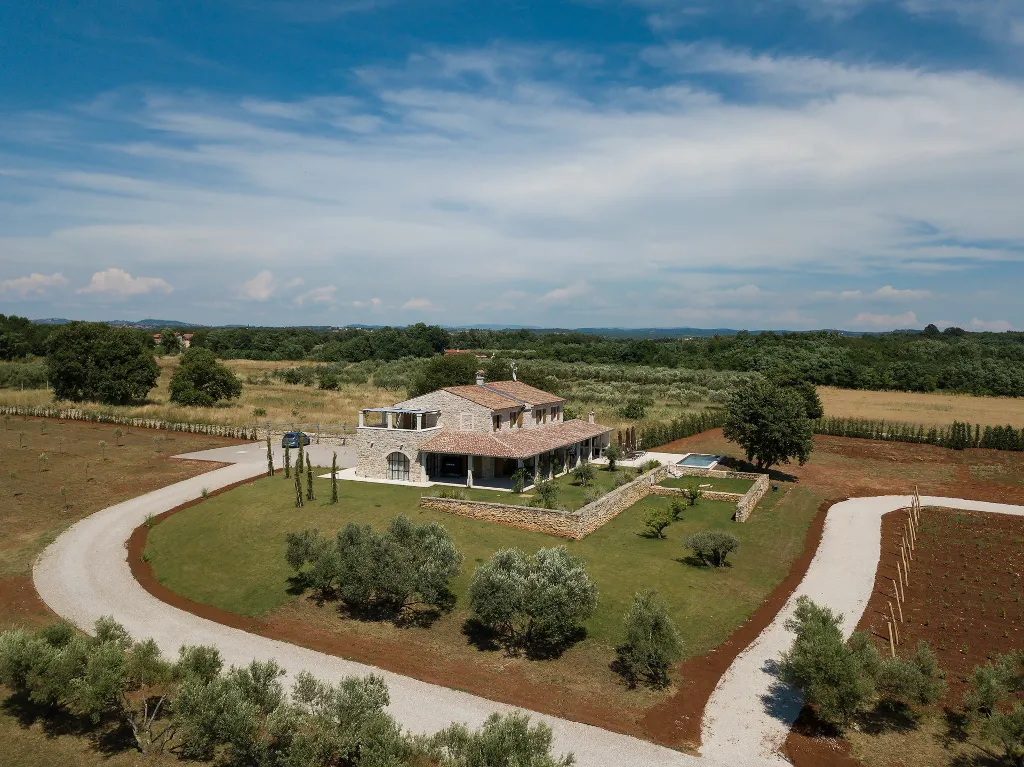 Spacious Countryside Villa with Pool in Umag