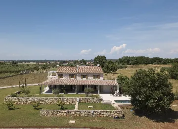 Spacious Countryside Villa with Pool in Umag