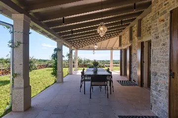 Spacious Countryside Villa with Pool in Umag