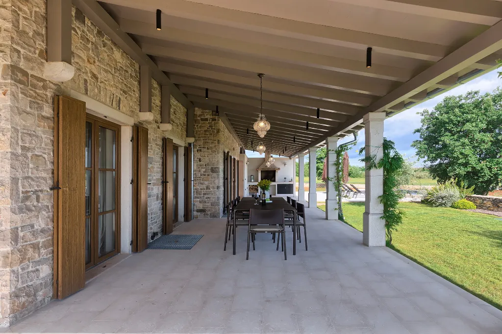 Spacious Countryside Villa with Pool in Umag