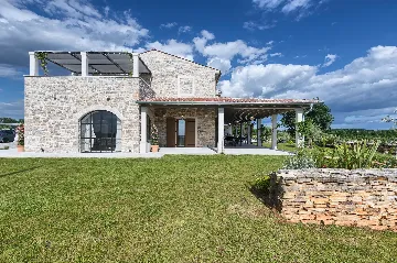 Spacious Countryside Villa with Pool in Umag