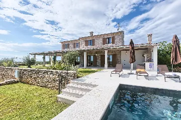 Spacious Countryside Villa with Pool in Umag