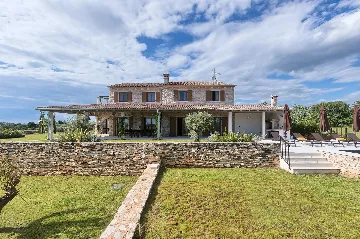 Spacious Countryside Villa with Pool in Umag