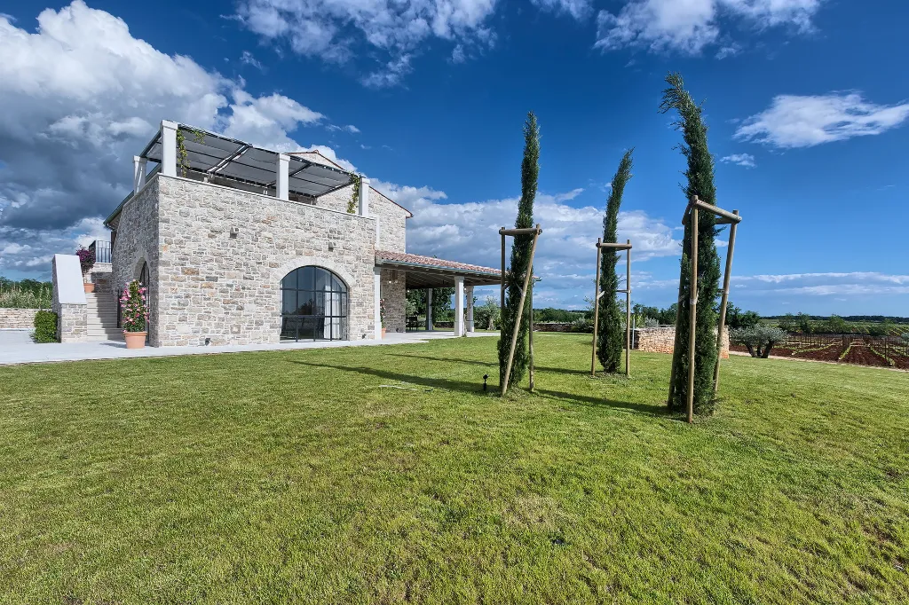 Spacious Countryside Villa with Pool in Umag