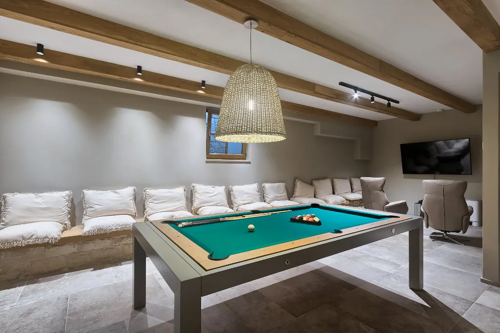 Spacious Countryside Villa with Pool in Umag