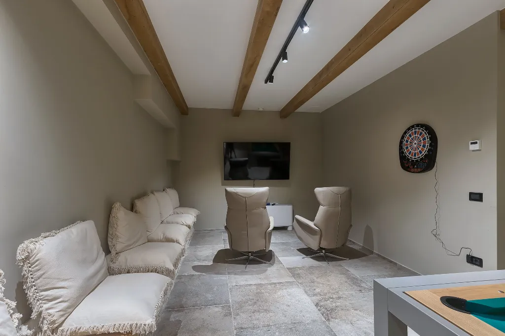Spacious Countryside Villa with Pool in Umag