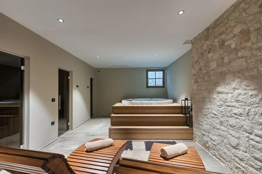 Spacious Countryside Villa with Pool in Umag