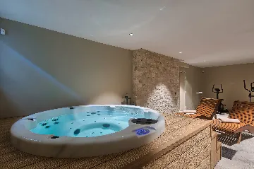 Spacious Countryside Villa with Pool in Umag