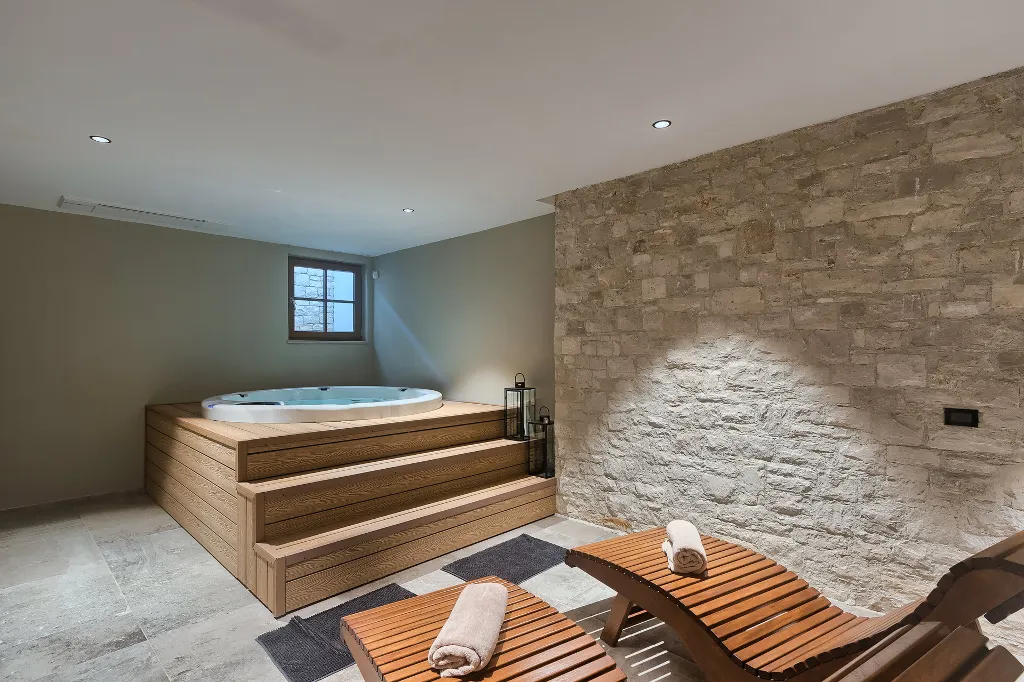 Spacious Countryside Villa with Pool in Umag