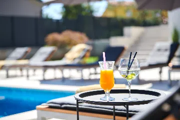 Contemporary Villa Retreat with Pool Umag