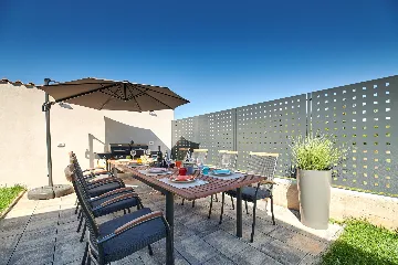 Contemporary Villa Retreat with Pool Umag