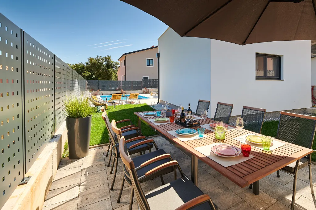 Contemporary Villa Retreat with Pool Umag
