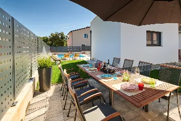 Contemporary Villa Retreat with Pool Umag